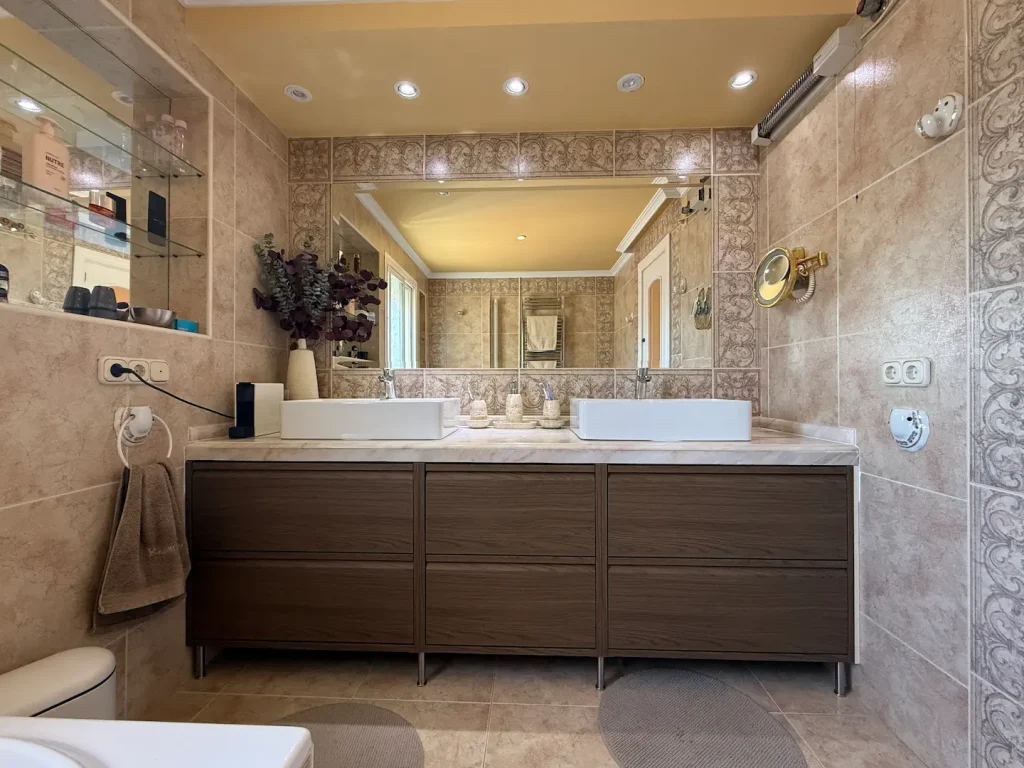Master bath 2nd floor